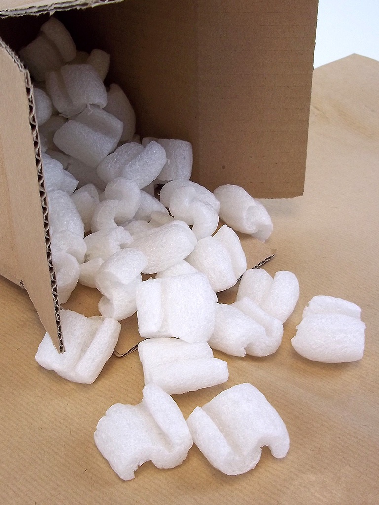Eco Friendly corn starch coloured  packing nuggets   12 x 9 x 6 box full 